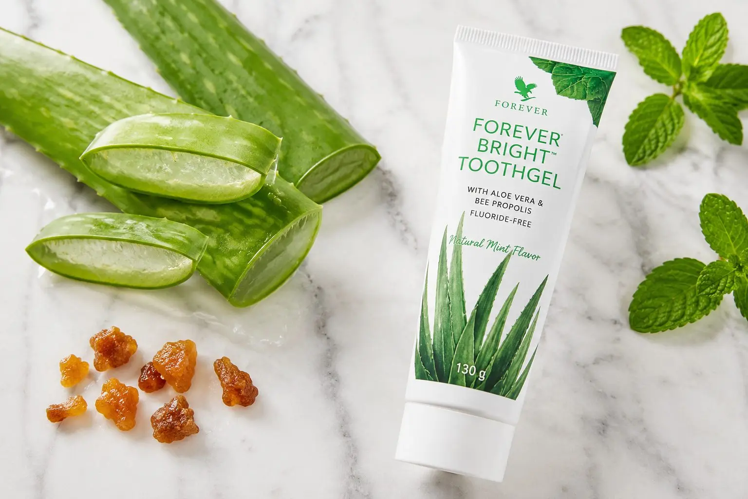 Forever Bright Toothgel 3× v autentické lifestylové scéně