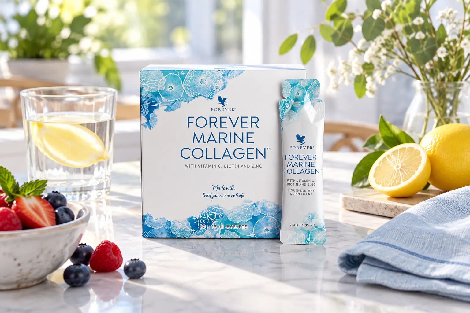 Forever Marine Collagen v ranní kuchyňské scéně s citrusy